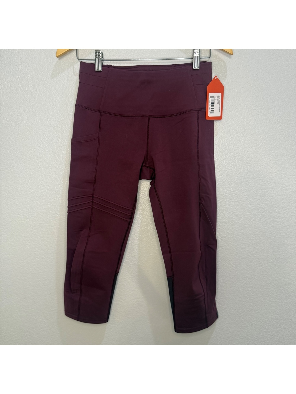 NWT Oiselle Pocket Jogger Capris Burgundy Women’s High Waist Mesh Panels Size 8